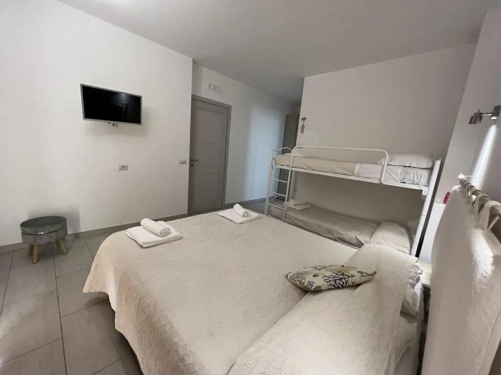 Hotel Al Mare da Francesca Olbia 3*,  Italia